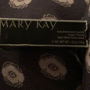 True dimensions lipstick